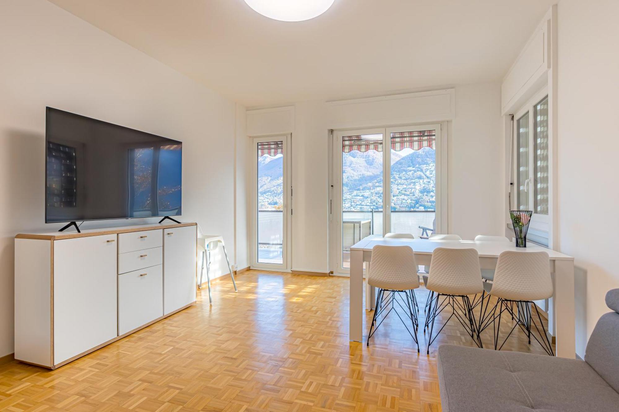 Imperial Of Lugano 4 With A Lake View Behind The Station And 10 Min From The Lake Apartment Exterior photo