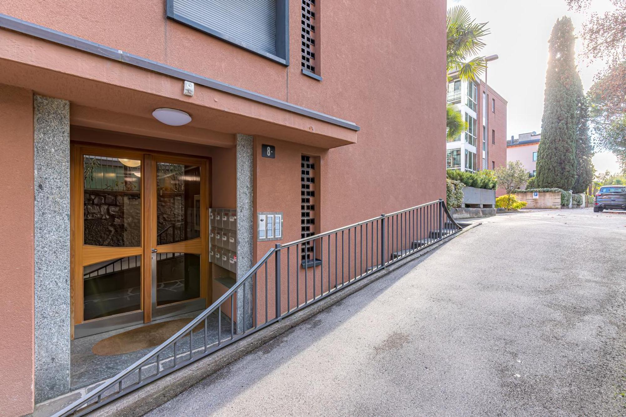 Imperial Of Lugano 4 With A Lake View Behind The Station And 10 Min From The Lake Apartment Exterior photo