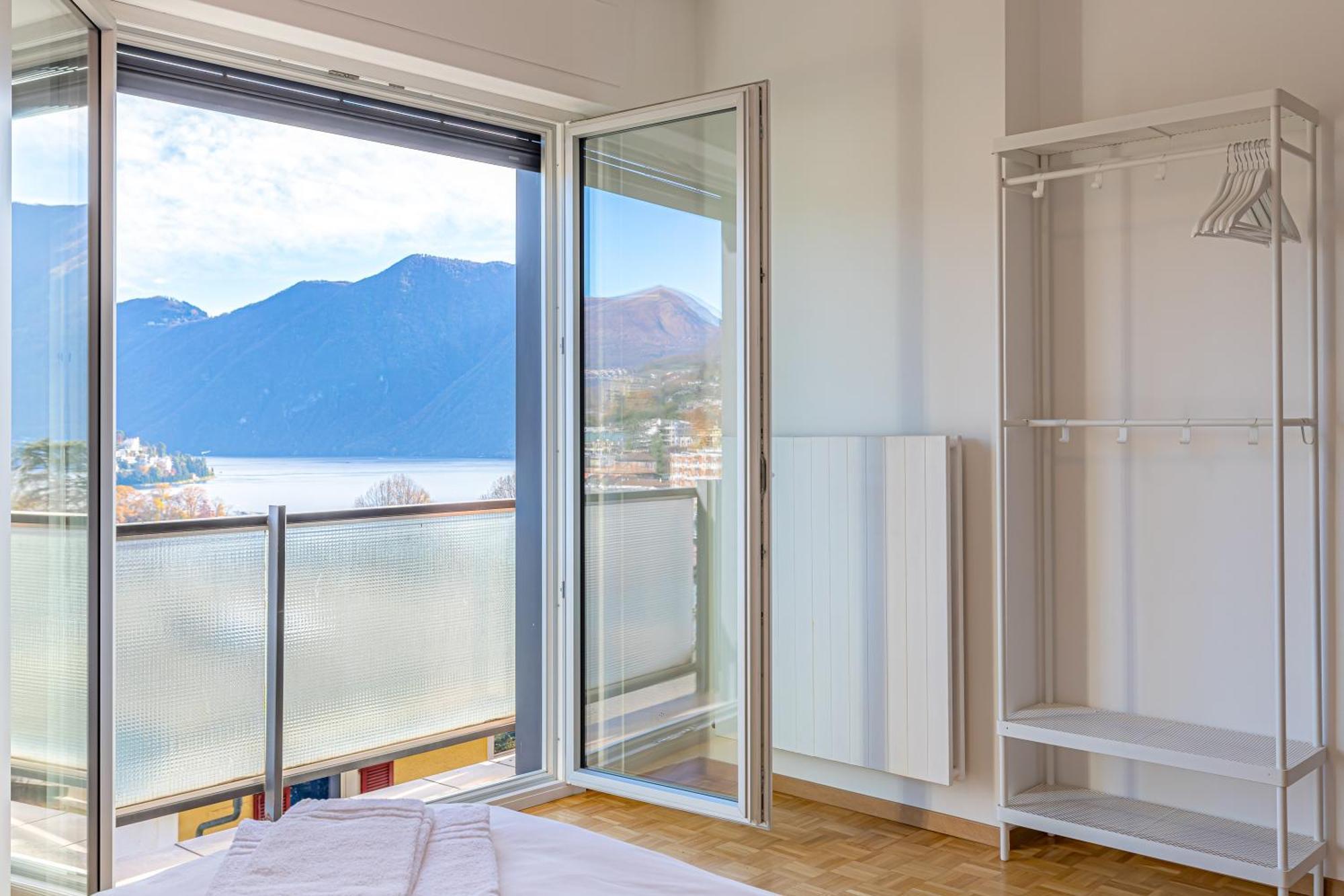 Imperial Of Lugano 4 With A Lake View Behind The Station And 10 Min From The Lake Apartment Exterior photo